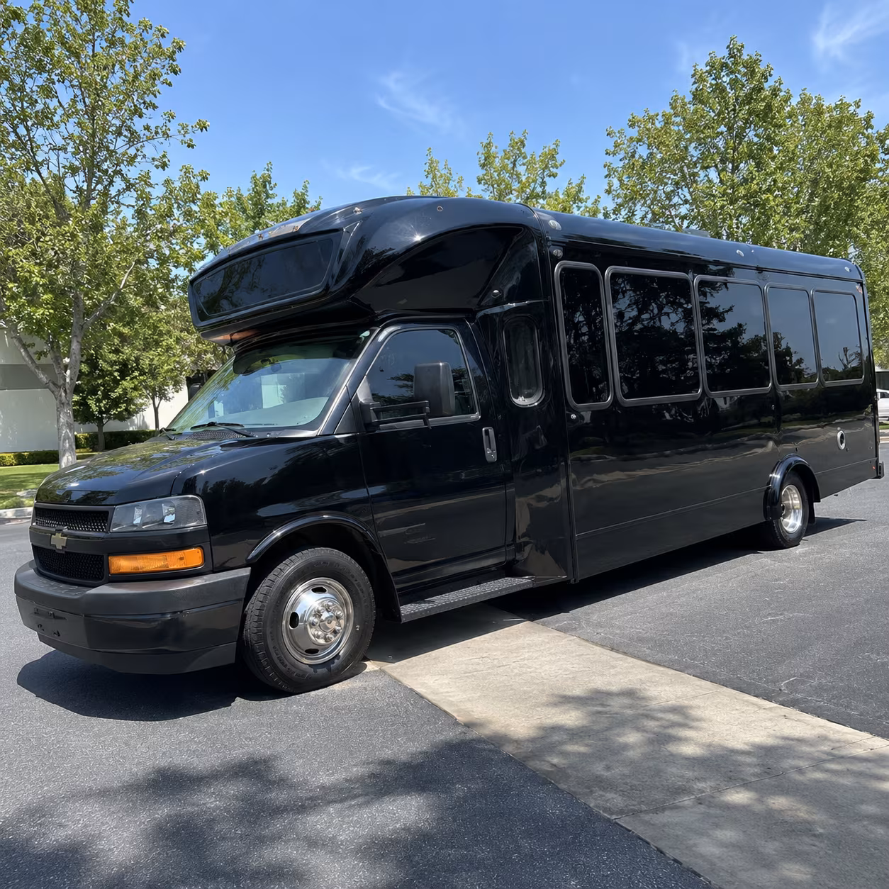 sacramento 15 passenger party bus